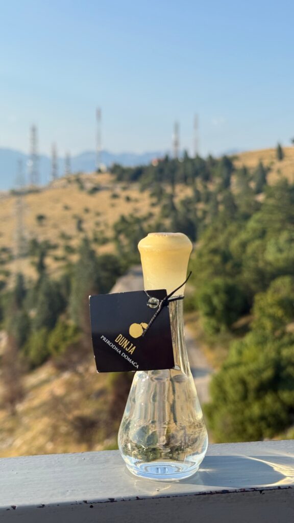 Strsljen Jabuka unuce planinarenje 2