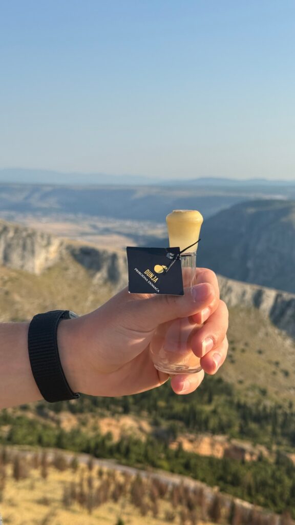 Strsljen Jabuka unuce planinarenje